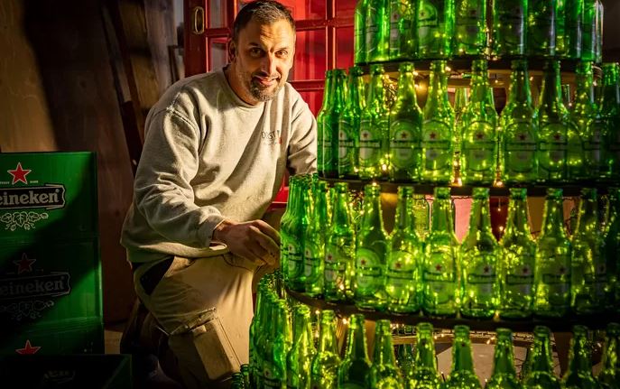 Kerstboom van bierflessen